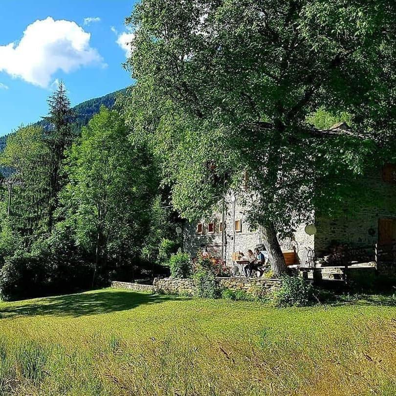 Grange Epiney Bed E Breakfast Acomodação com café da manhã La Salle Exterior foto