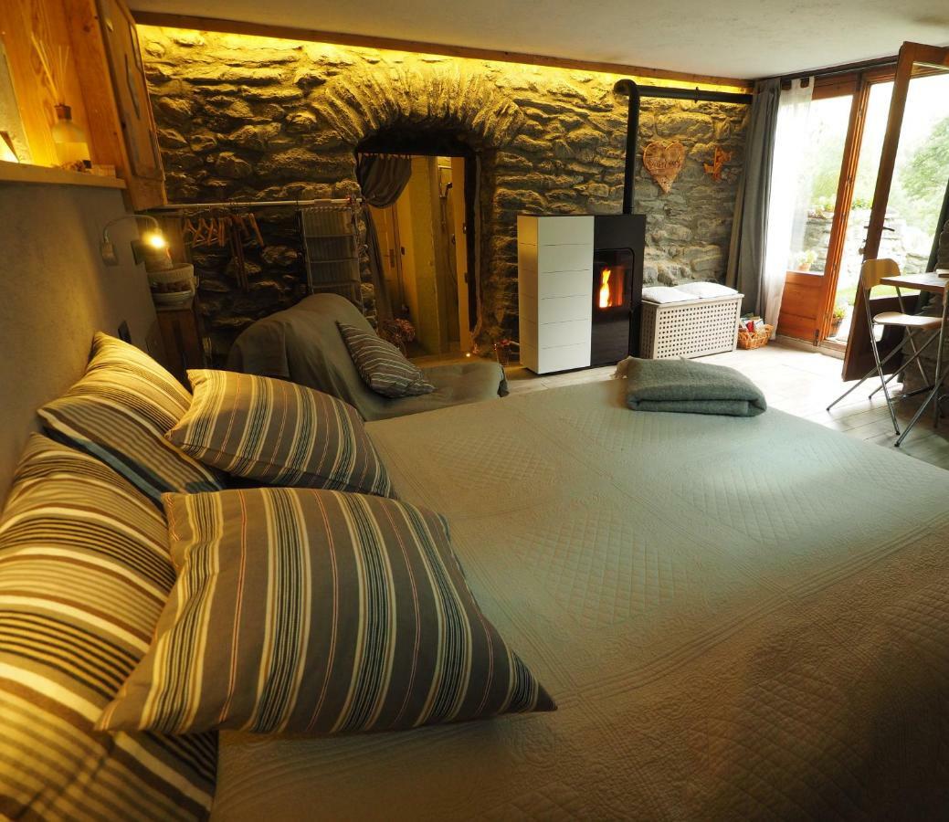 Grange Epiney Bed E Breakfast Acomodação com café da manhã La Salle Exterior foto