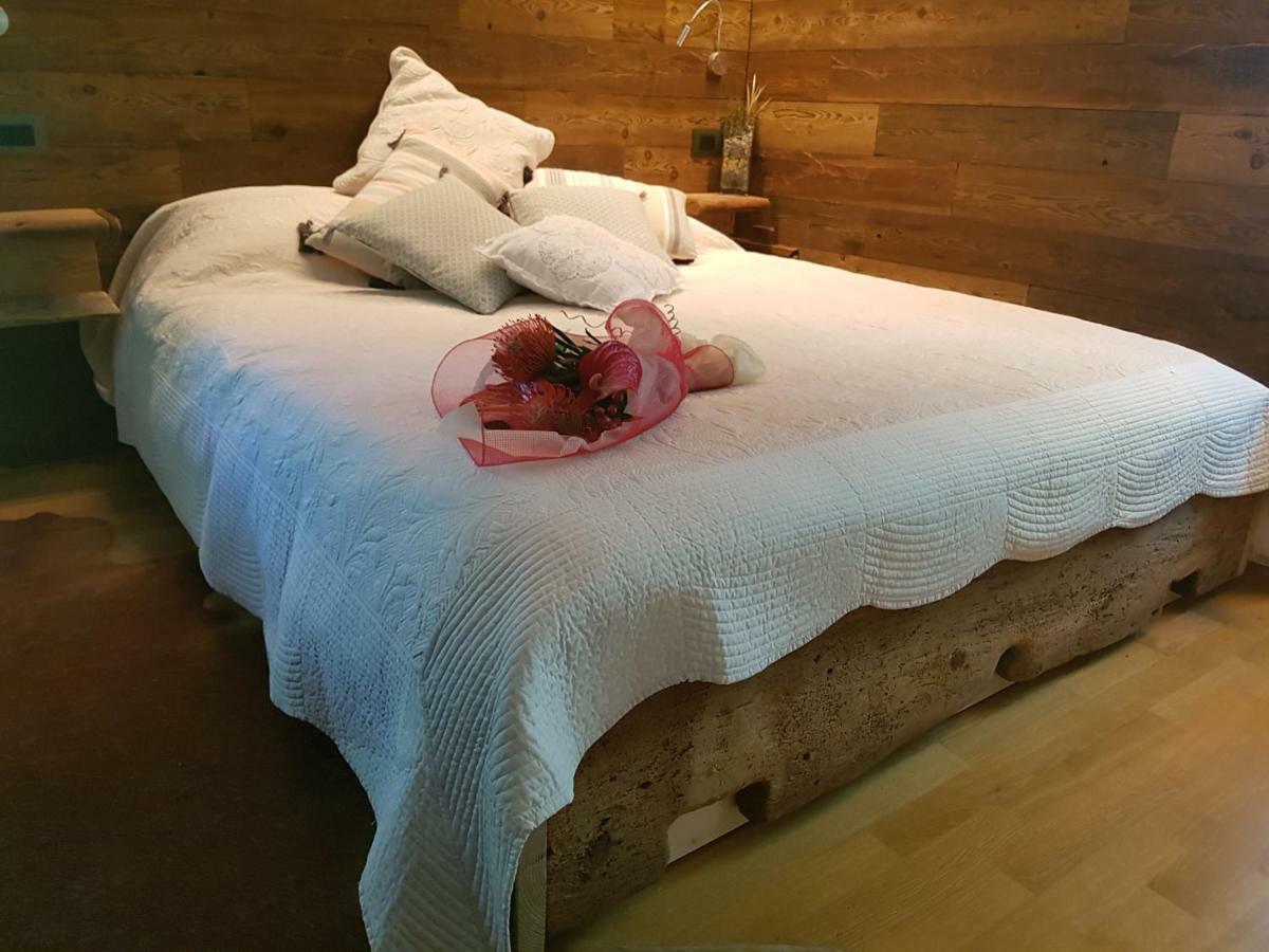 Grange Epiney Bed E Breakfast Acomodação com café da manhã La Salle Exterior foto